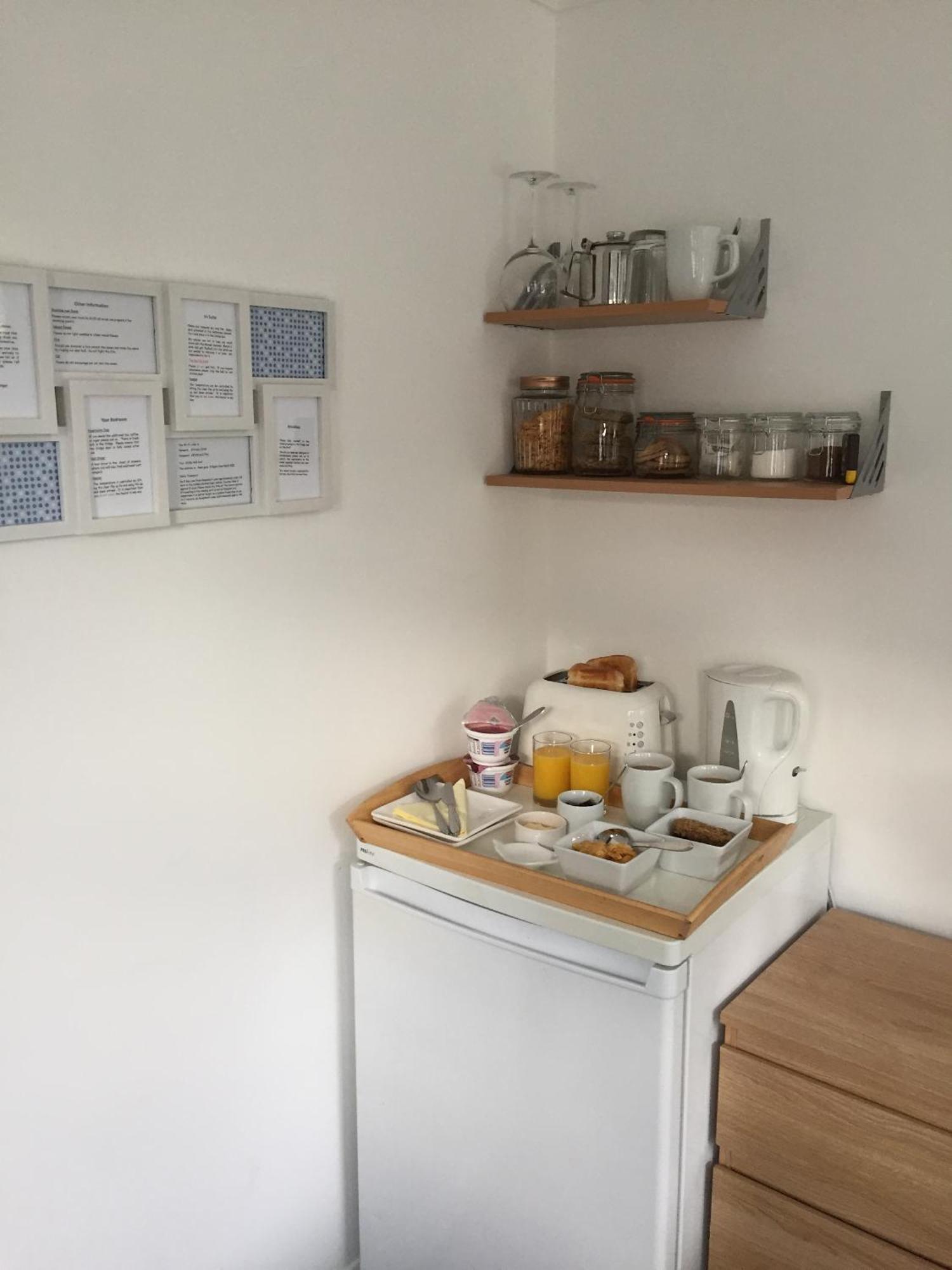 Basingstoke En Suite Room In Garden Annex Esterno foto