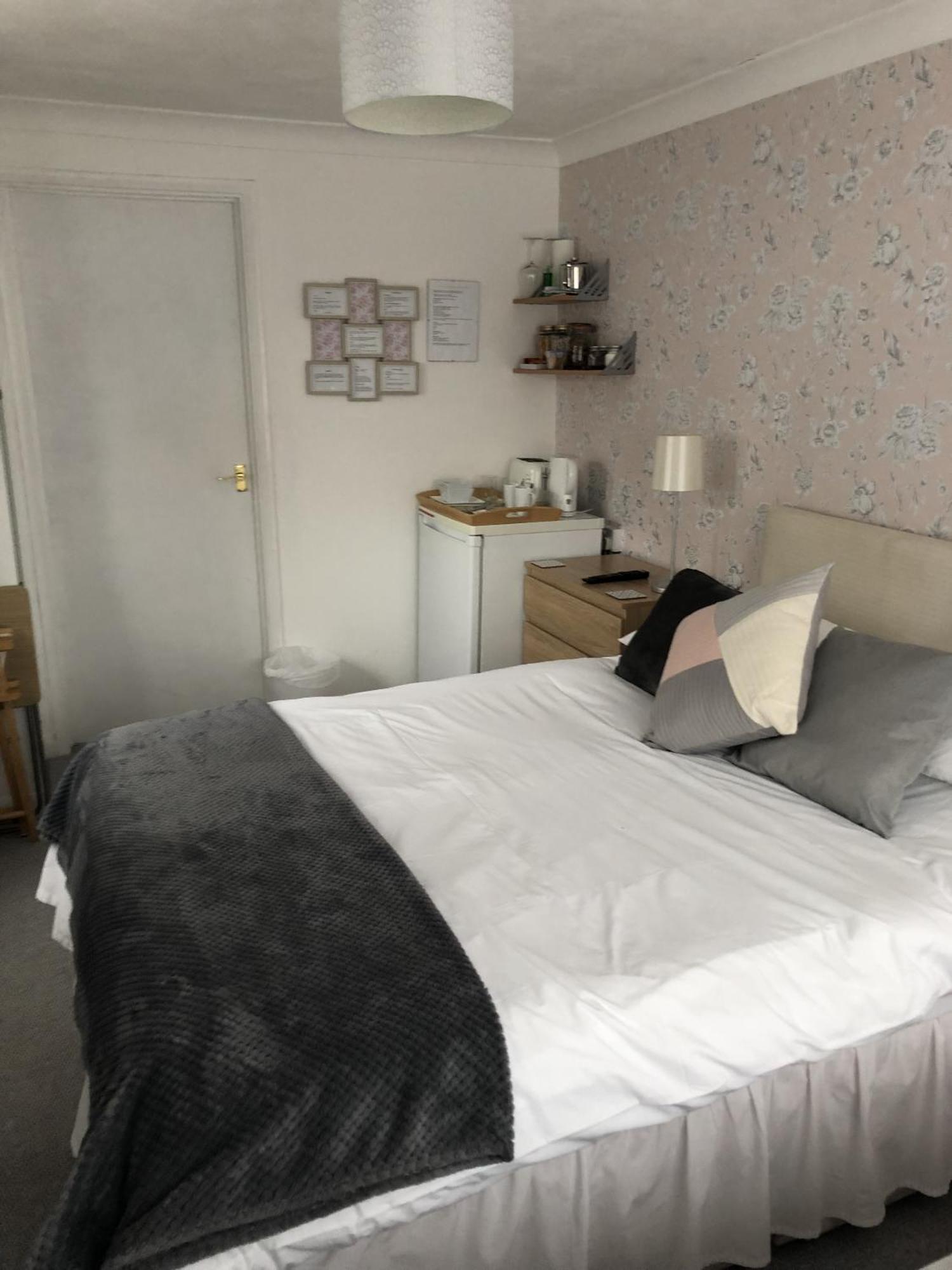 Basingstoke En Suite Room In Garden Annex Esterno foto